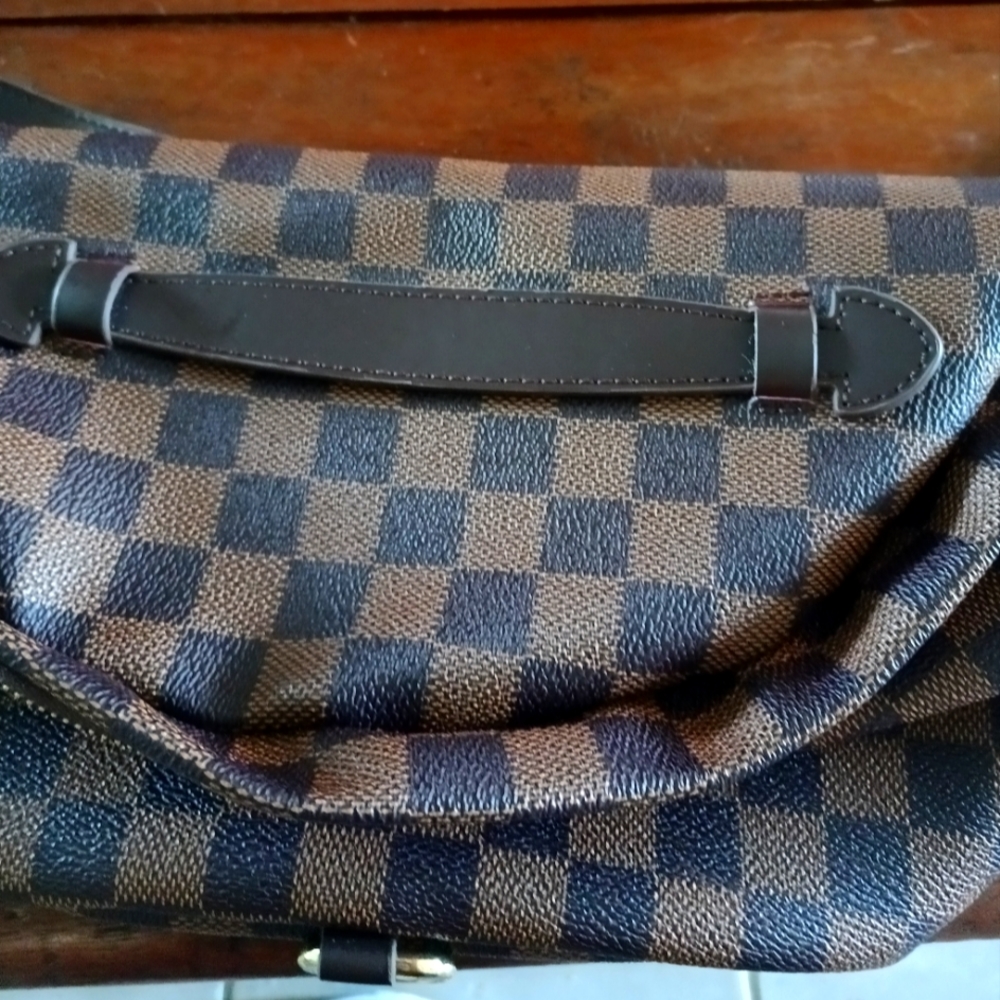 Pouch purse